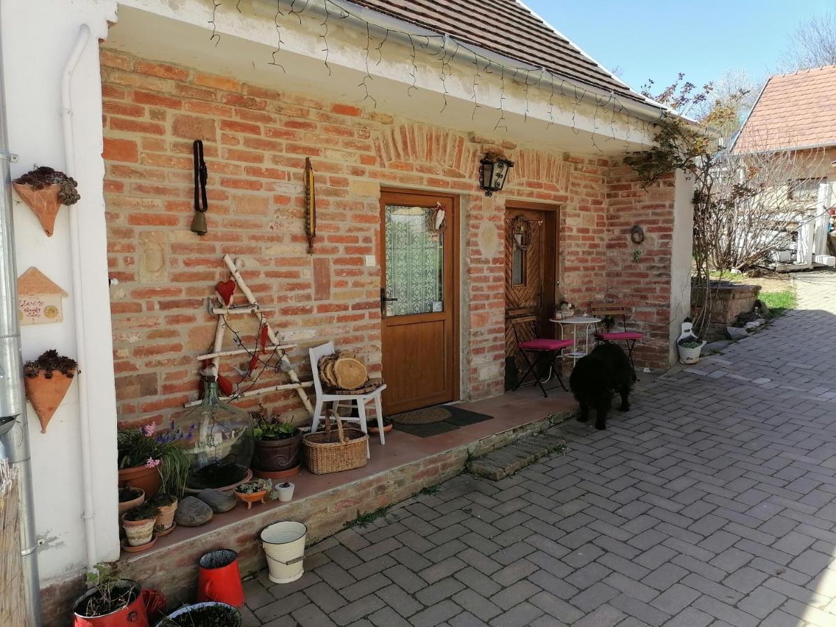 Pogány 米维斯凡德吉哈思旅馆酒店 外观 照片